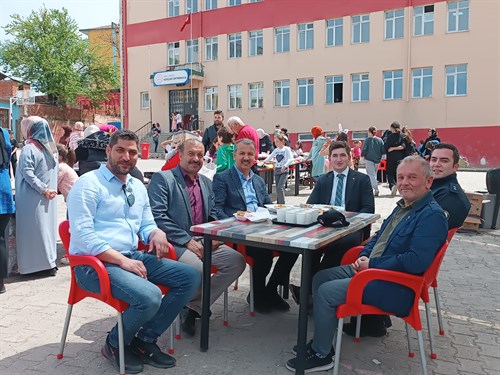 Korgan İlkokulu'nda Deprem Bölgesine Yardım Amacıyla Kermes Programı Düzenlendi